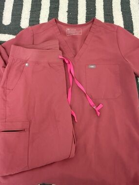 Figs Quartz- BCA Scrub Set with Contrast Drawstrings